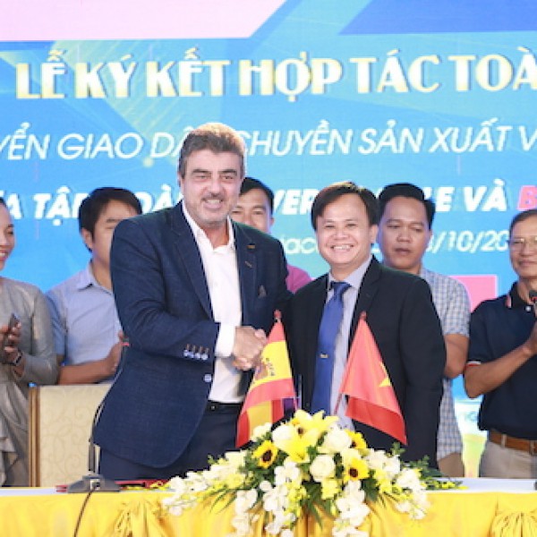 Công ty BeC Việt Nam nhận chuyển giao công nghệ từ Tập đoàn OLIVER+BATLLE